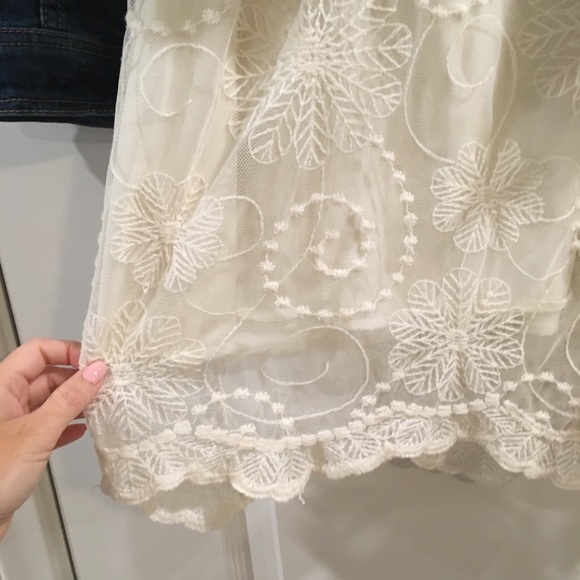 Cream Lace Dress - Picture 4 of 5